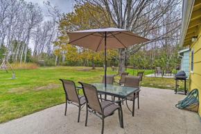 Pet-Friendly Charlevoix Cabin Walk to Lakefront!